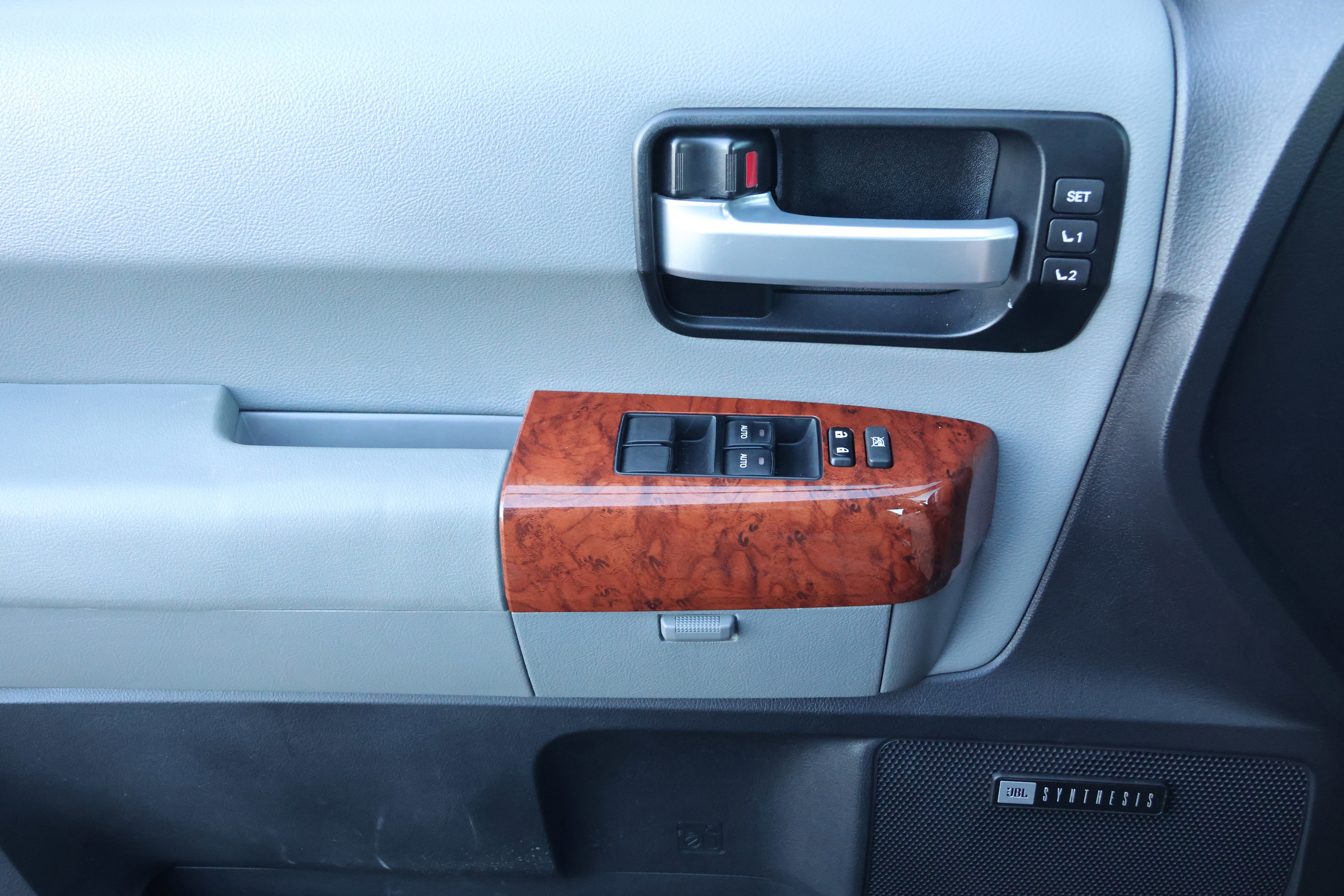 Used 2018 Toyota Sequoia Platinum image 12