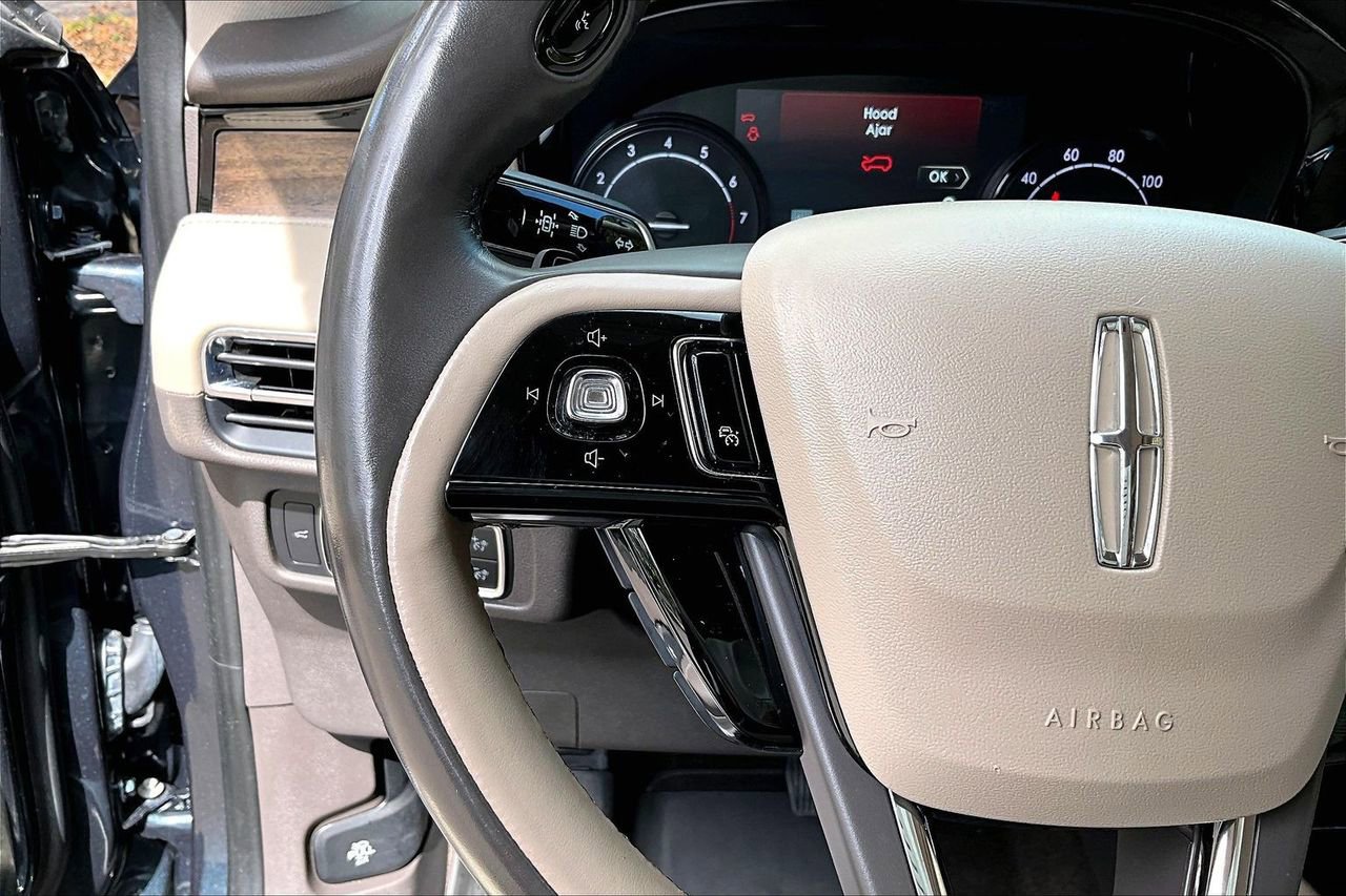 Used 2020 Lincoln Corsair Reserve image 10