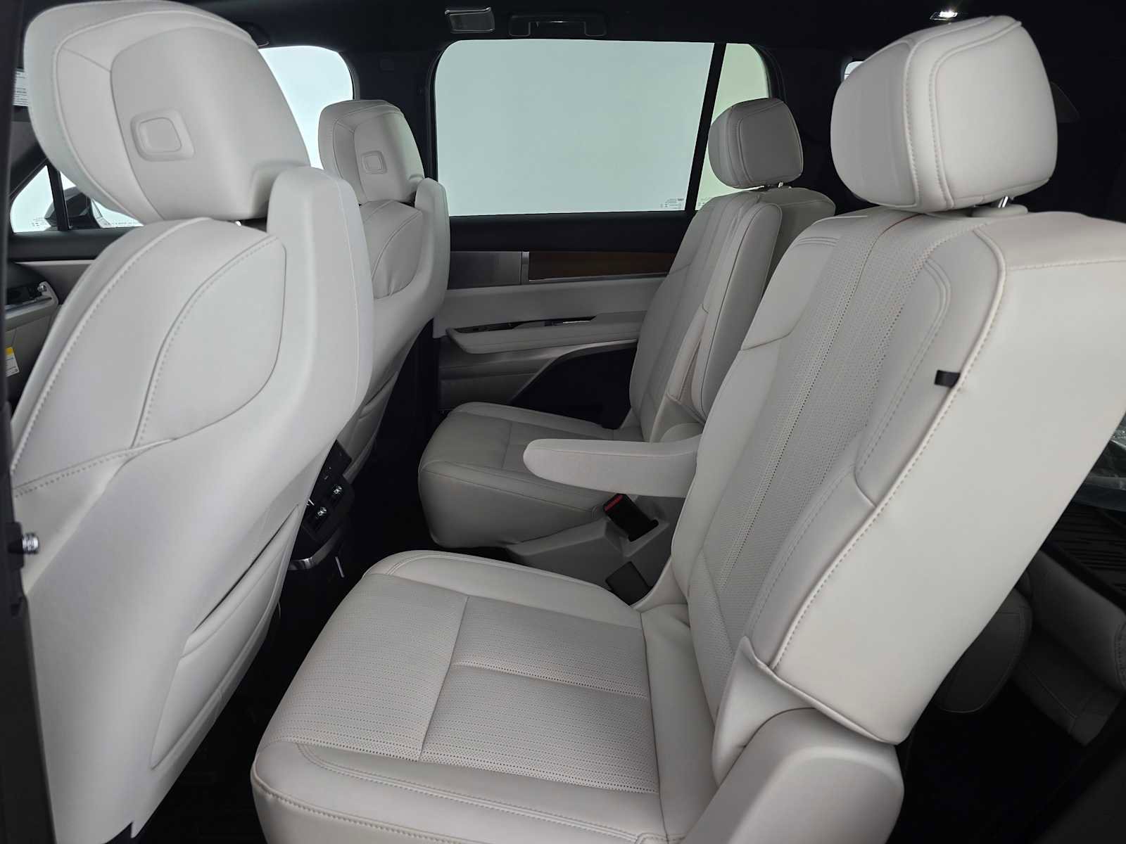 New 2026 Cadillac Vistiq Sport w/ LPO, Floor Liner Package image 17