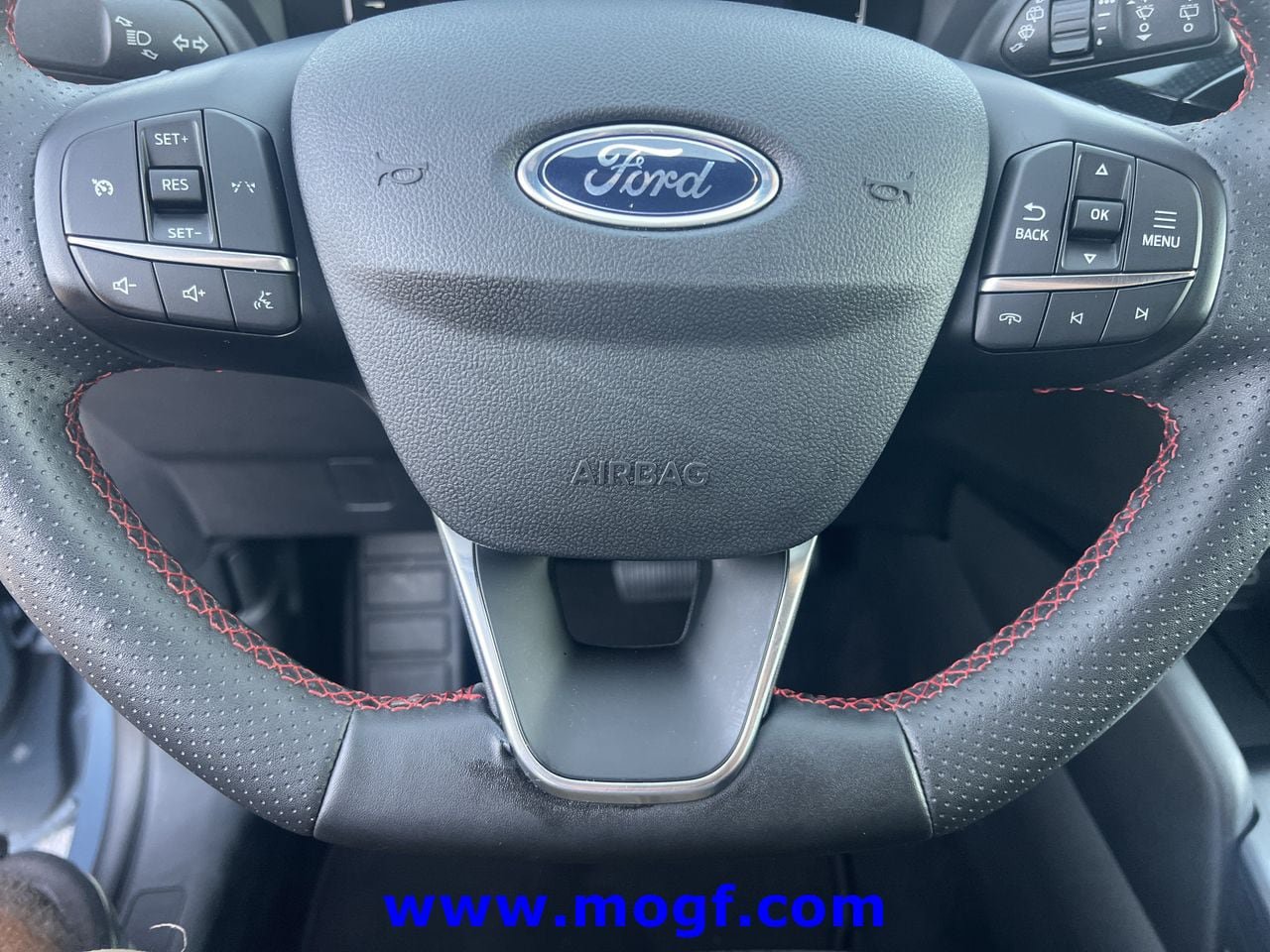 Used 2025 Ford Escape ST-Line FWD image 13