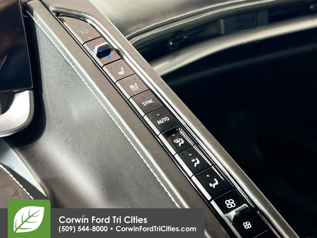 Used 2023 Chevrolet Corvette Stingray w/ Z51 Performance Package image 8