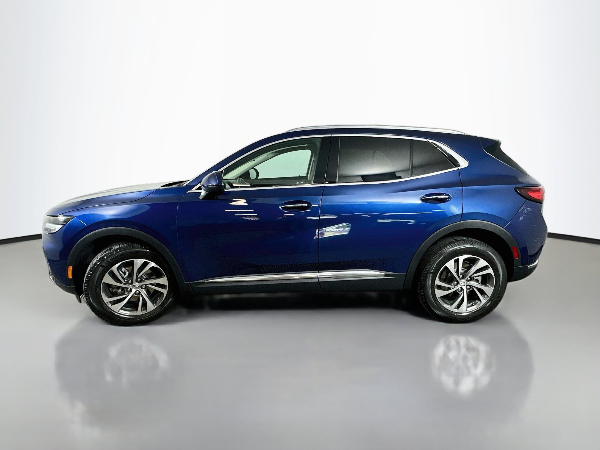 Used 2023 Buick Envision Essence AWD/4WD image 4