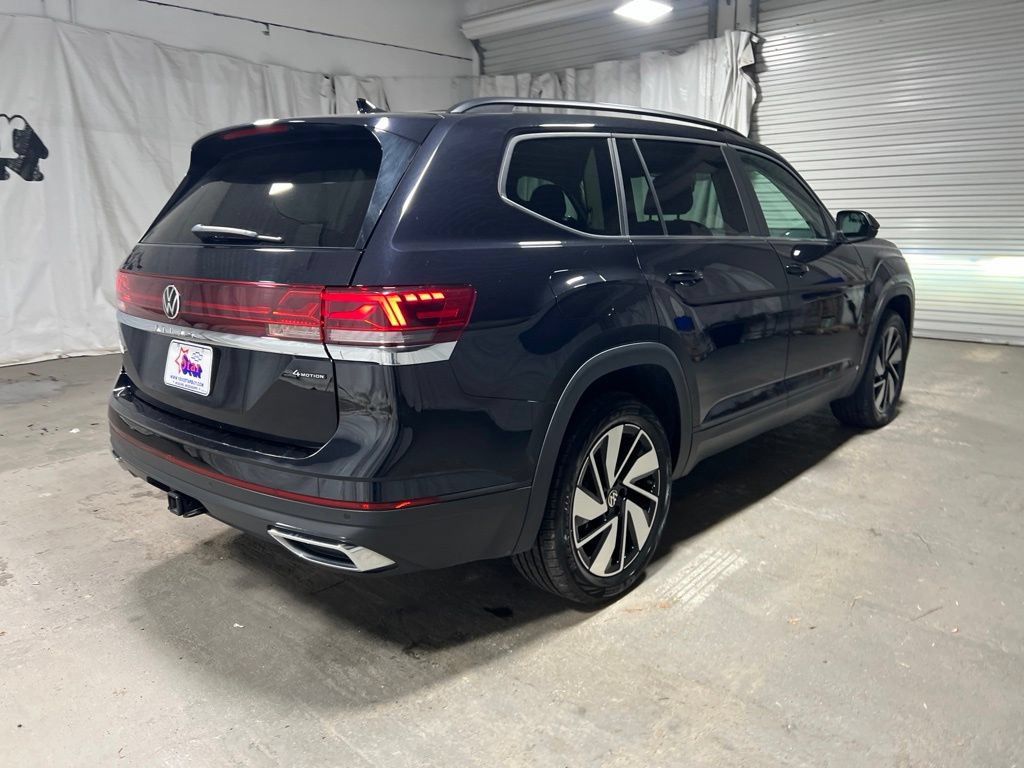 Used 2025 Volkswagen Atlas SE AWD/4WD image 7