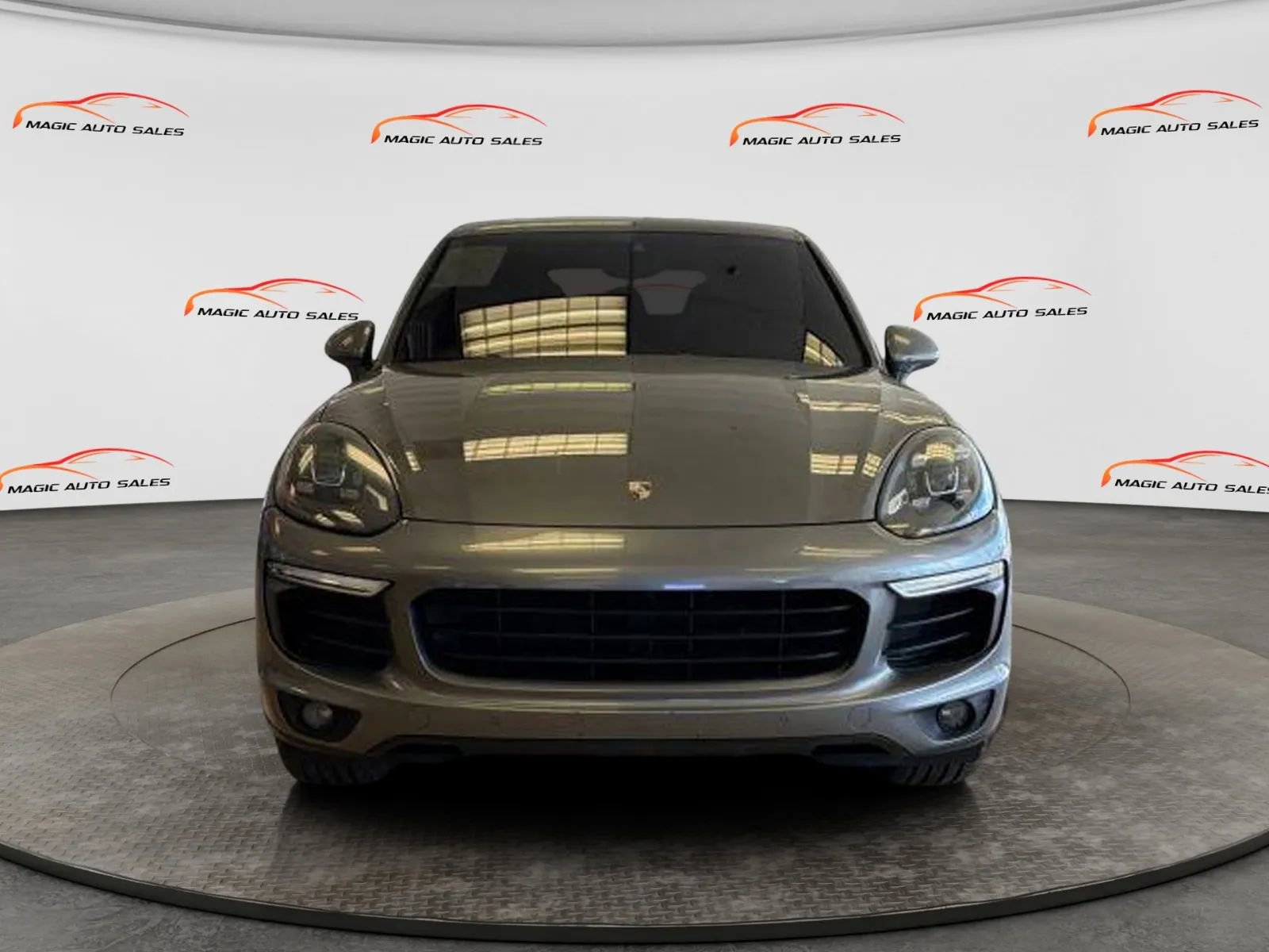 Used 2016 Porsche Cayenne w/ Premium Package Plus image 2