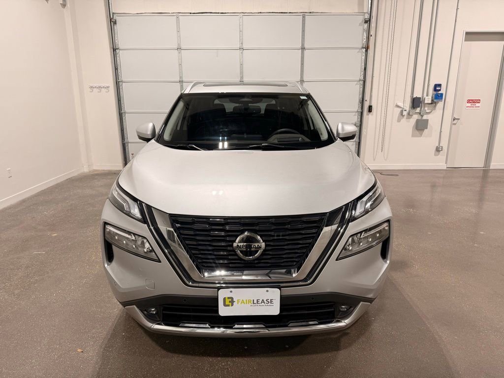 Used 2021 Nissan Rogue Platinum FWD image 2