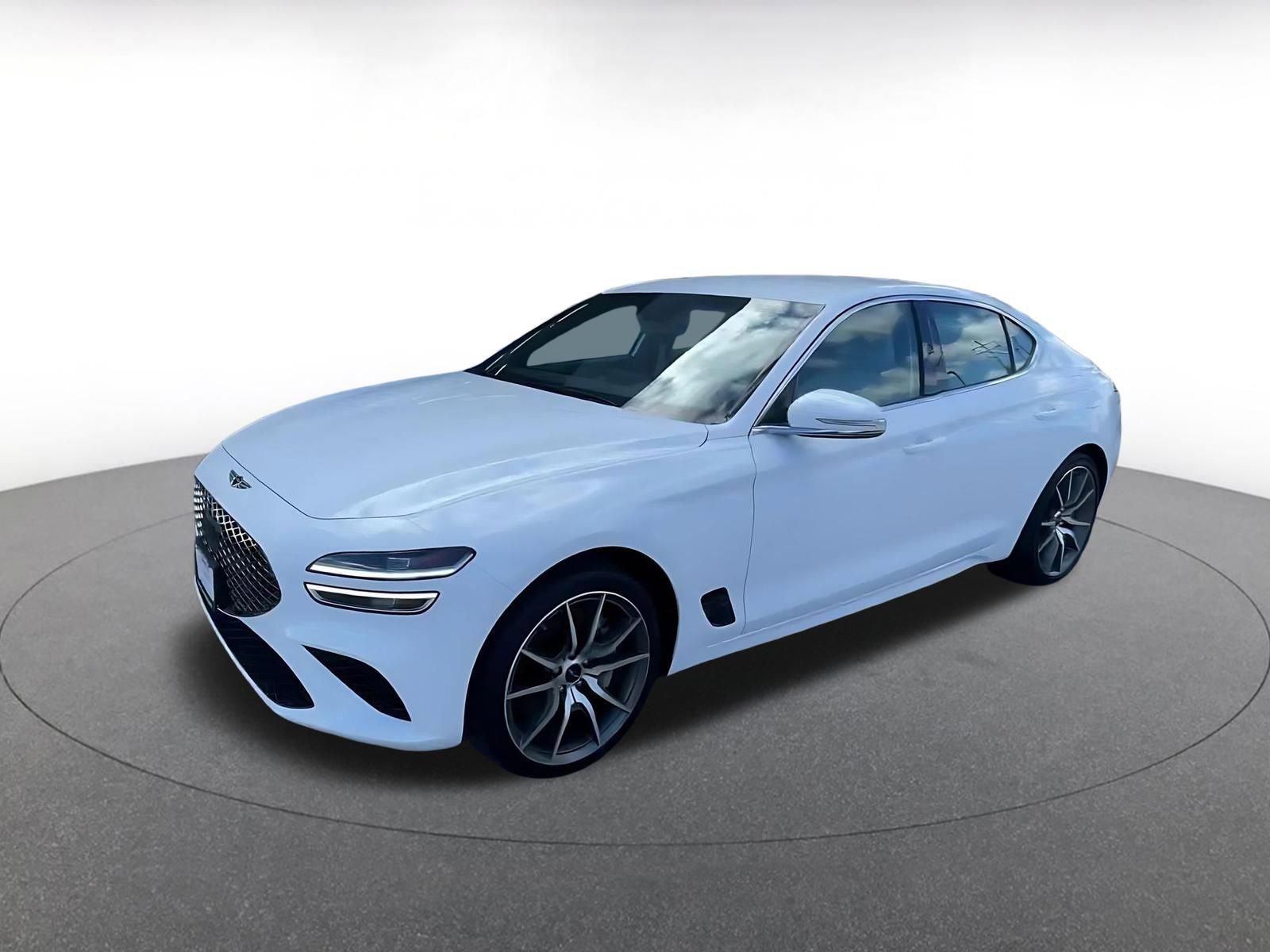 Used 2025 Genesis G70 2.5T image 8