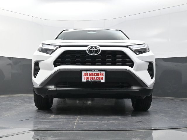 Used 2025 Toyota RAV4 XLE AWD/4WD image 31