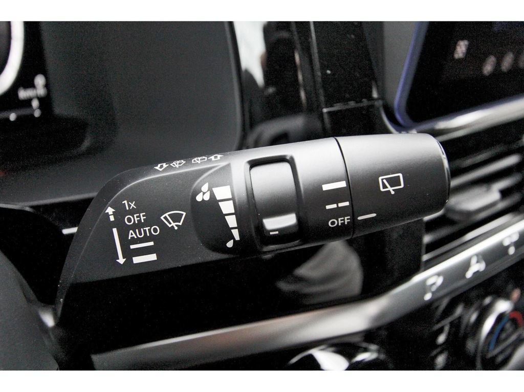 New 2026 Nissan Pathfinder Platinum FWD image 19