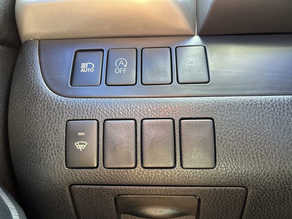 Used 2018 Toyota Highlander Plus FWD image 30