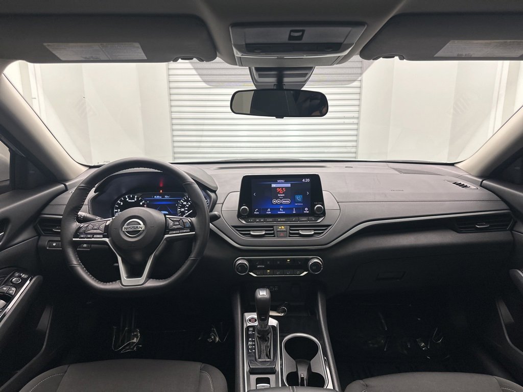 Used 2022 Nissan Altima 2.5 SV w/ SV Premium Package image 17