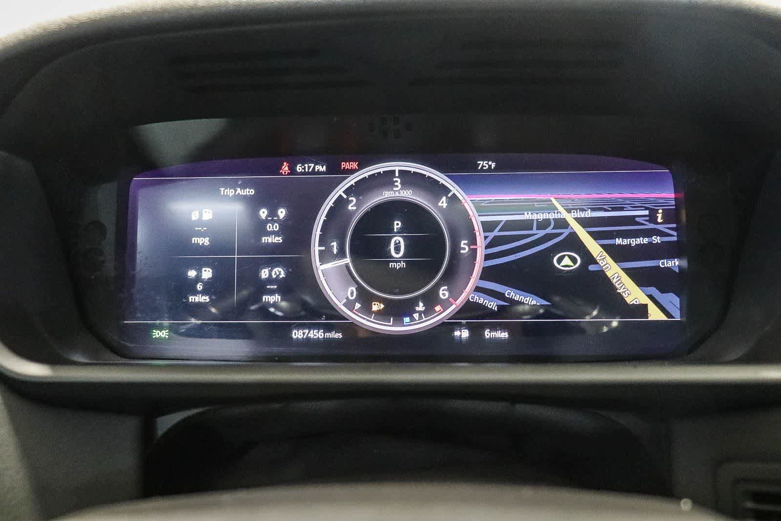 Used 2018 Land Rover Discovery HSE AWD/4WD image 25