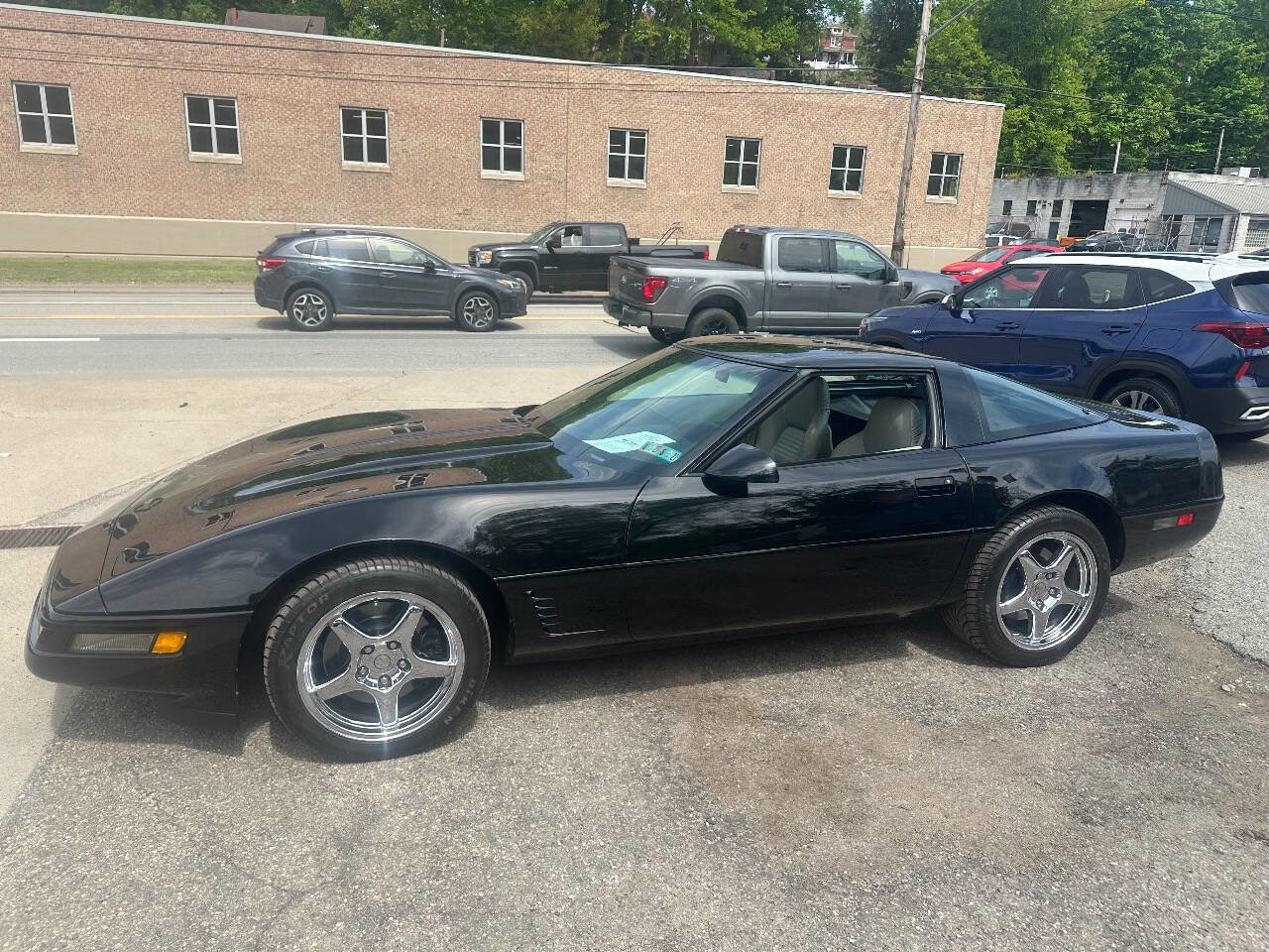 Used 1995 Chevrolet Corvette Coupe RWD image 4