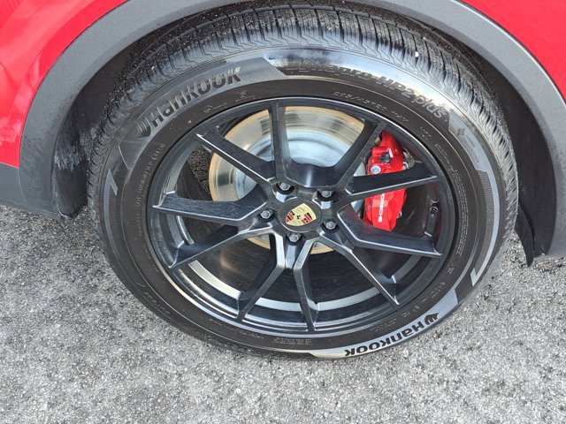 Certified 2024 Porsche Cayenne S image 12