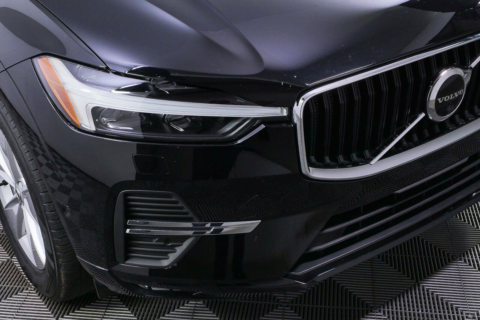 Used 2022 Volvo XC60 B5 Momentum w/ Advanced Package FWD image 31