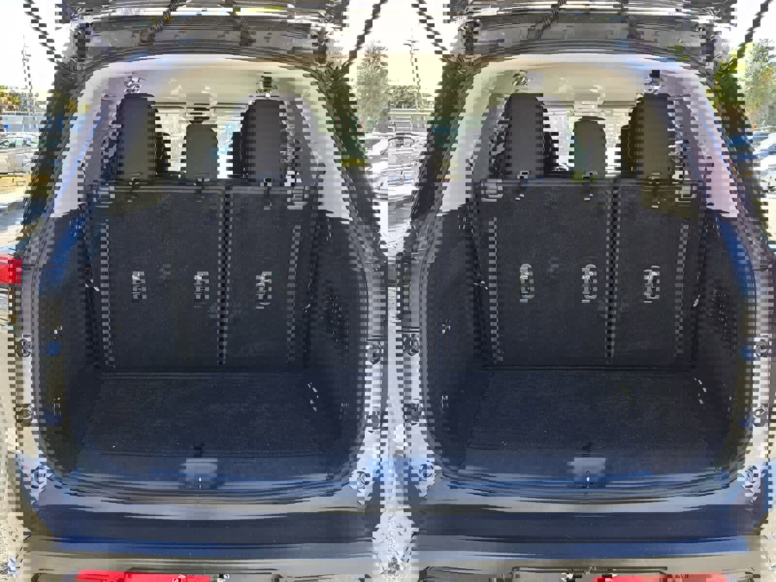 Used 2022 Nissan Pathfinder SV w/ SV Black Package image 6