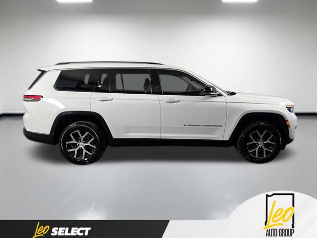 Used 2023 Jeep Grand Cherokee L Limited AWD/4WD image 5