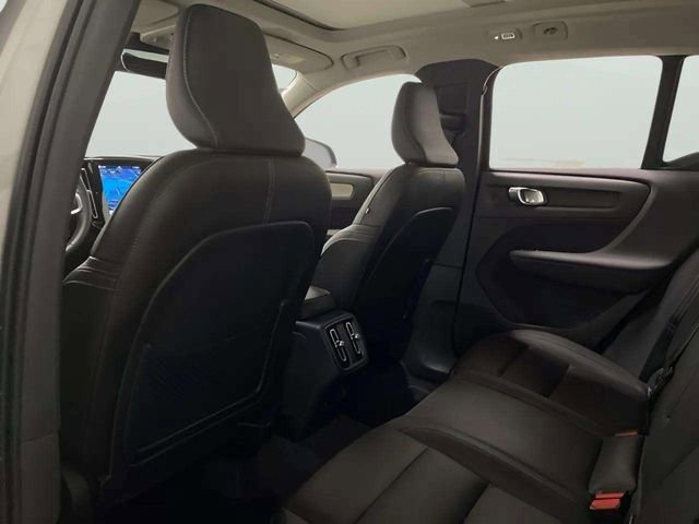 Used 2025 Volvo XC40 B5 Plus image 66
