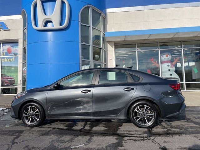 Used 2023 Kia Forte LXS image 2