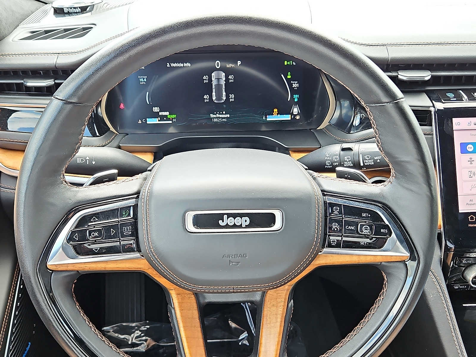 Used 2022 Jeep Grand Cherokee Summit AWD/4WD image 20