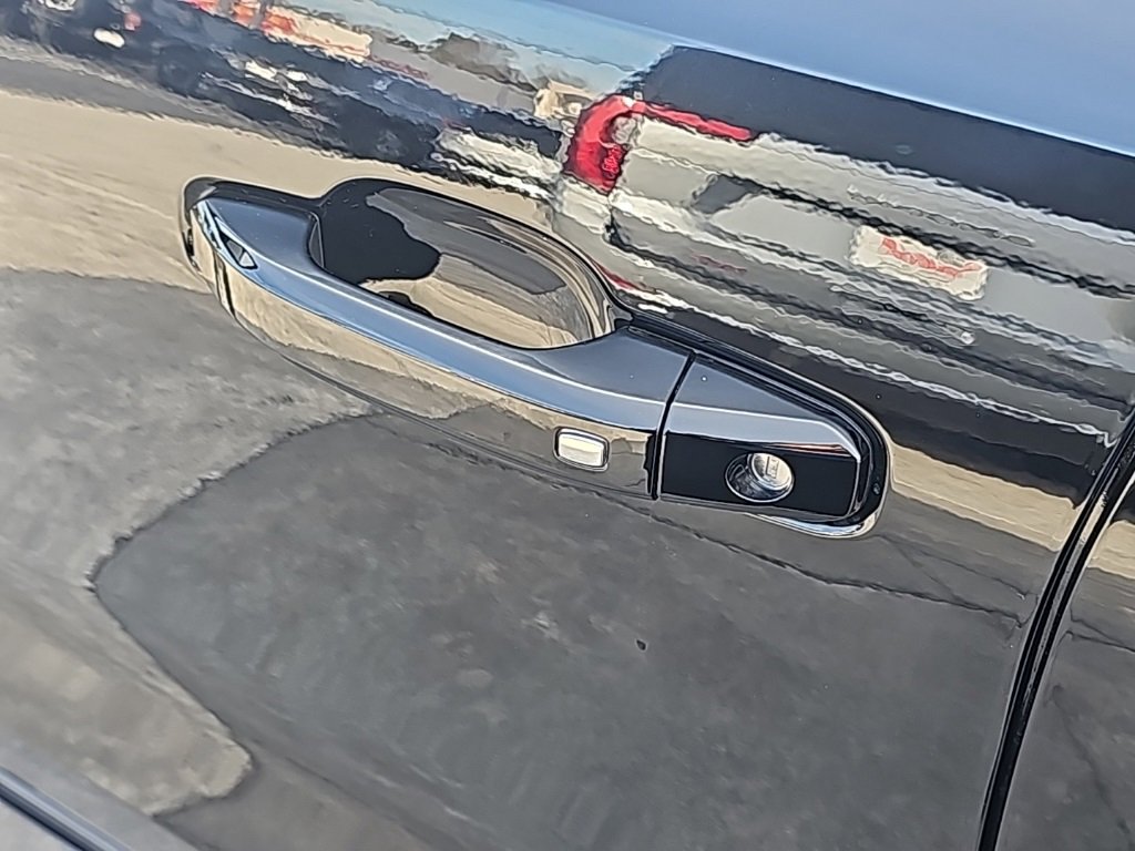 Used 2026 GMC Canyon AT4 w/ Technology Plus Package image 9