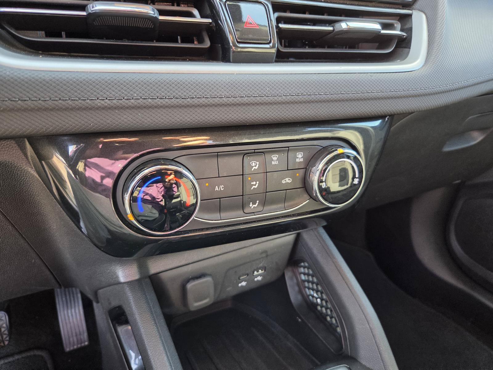 Used 2025 Chevrolet TrailBlazer LT FWD image 22