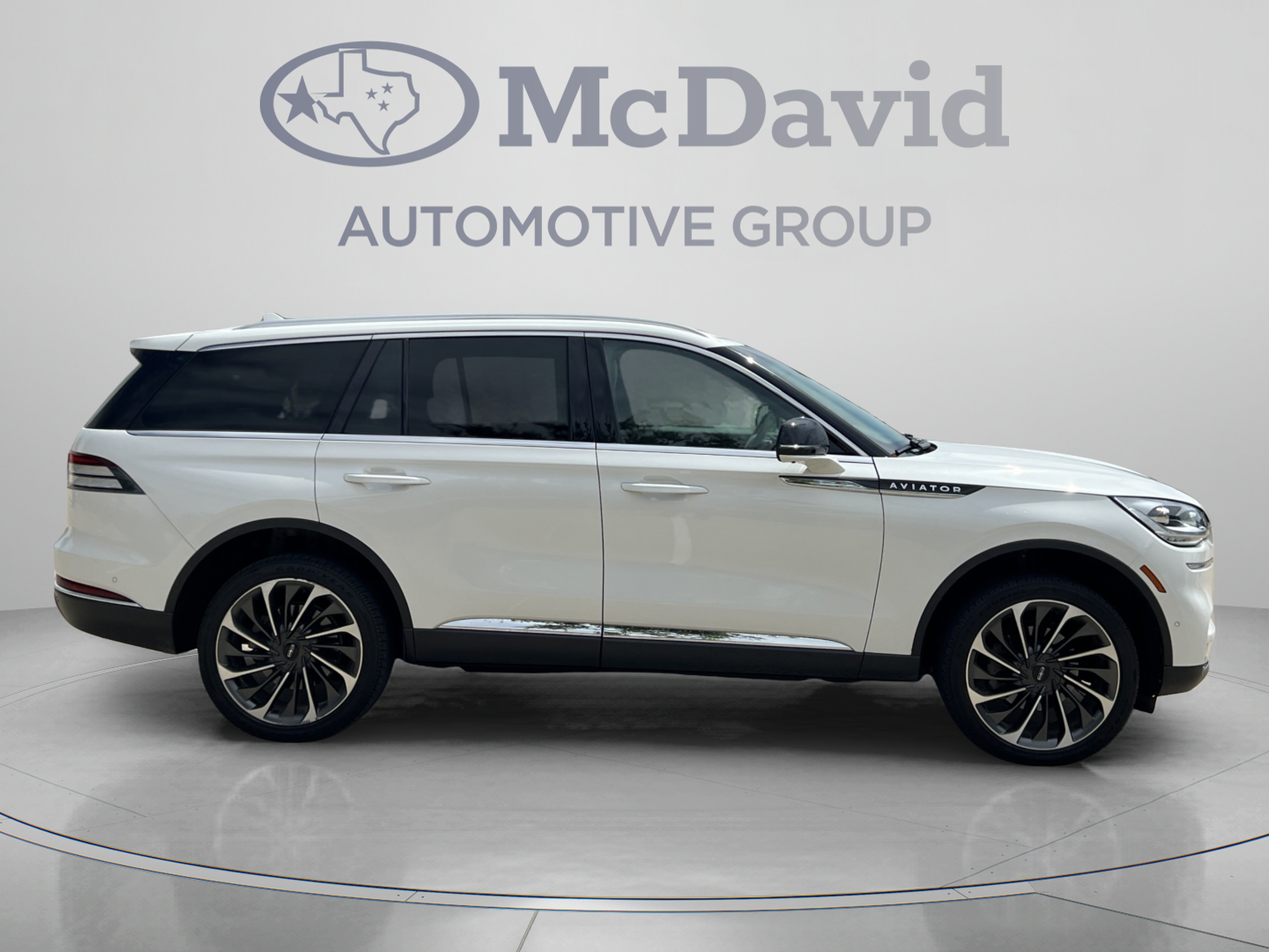 Used 2021 Lincoln Aviator Reserve w/ Equipment Group 202A AWD/4WD image 8
