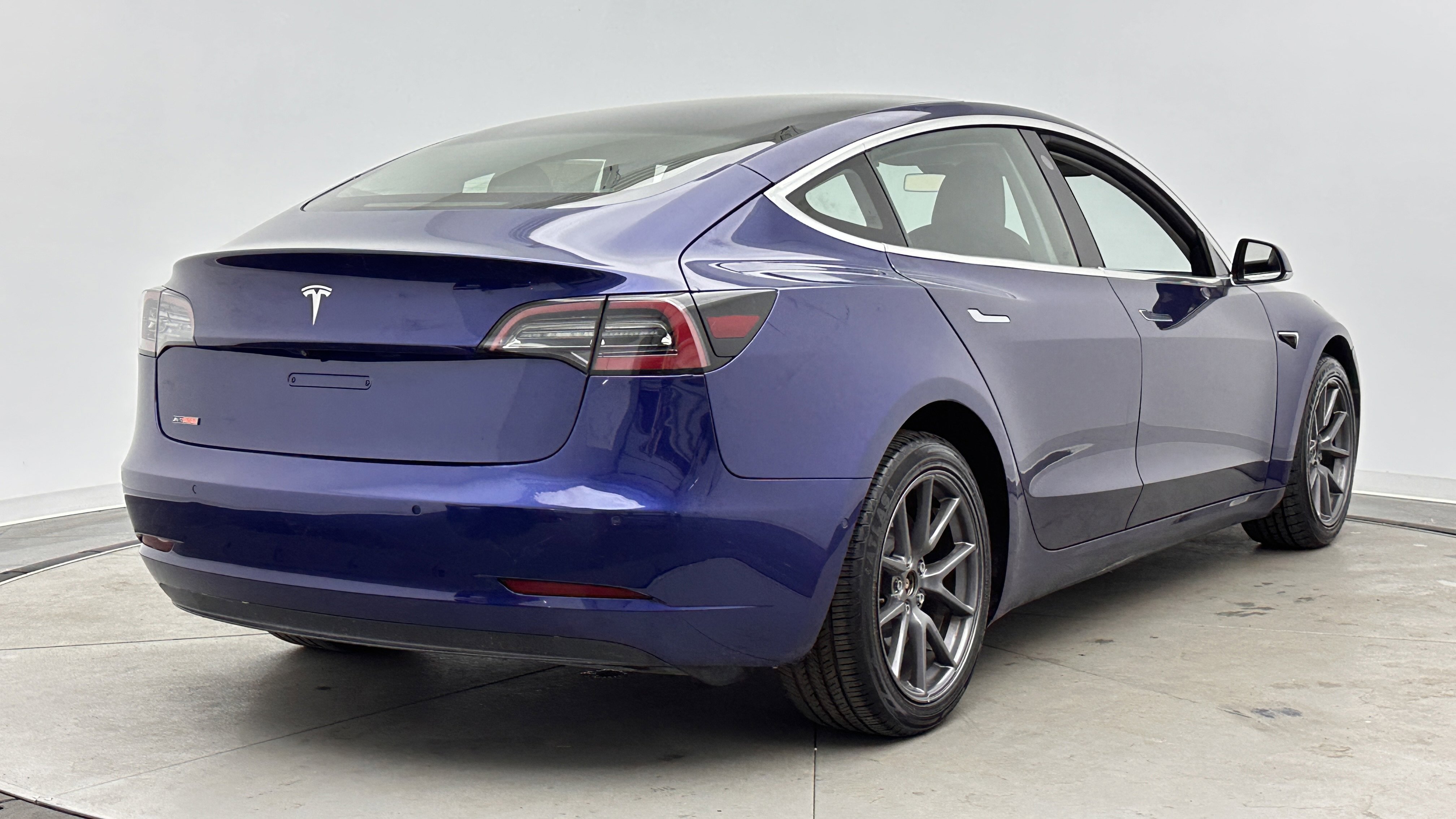 Used 2018 Tesla Model 3 Long Range image 8