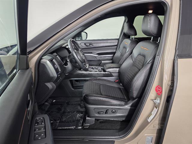 Used 2025 Nissan Pathfinder Rock Creek image 31