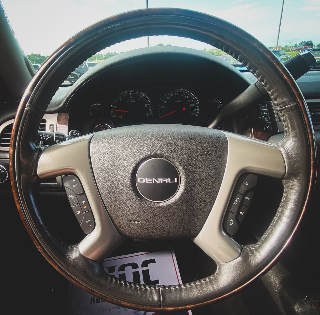Used 2014 GMC Yukon Denali AWD/4WD image 13