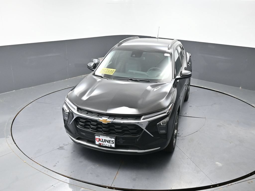New 2026 Chevrolet Trax LT w/ Driver Confidence Package FWD image 31