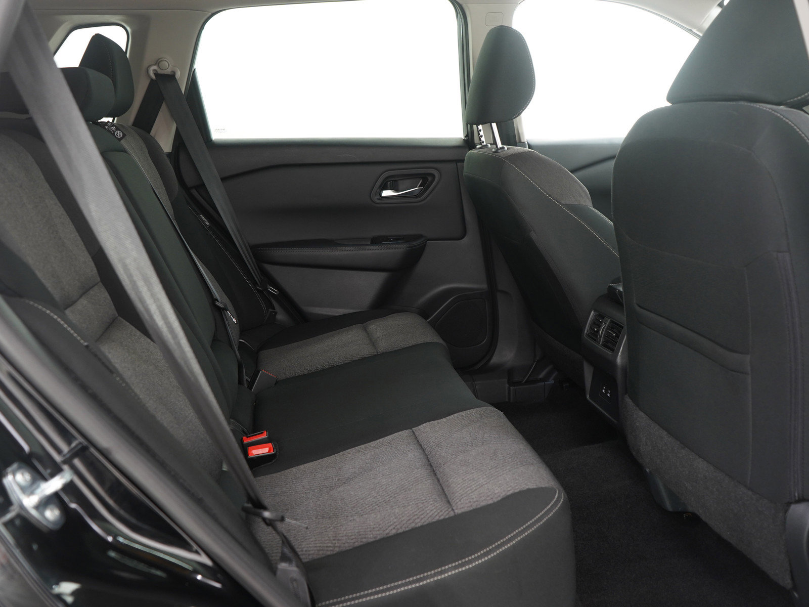 Used 2025 Nissan Rogue SV AWD/4WD image 15