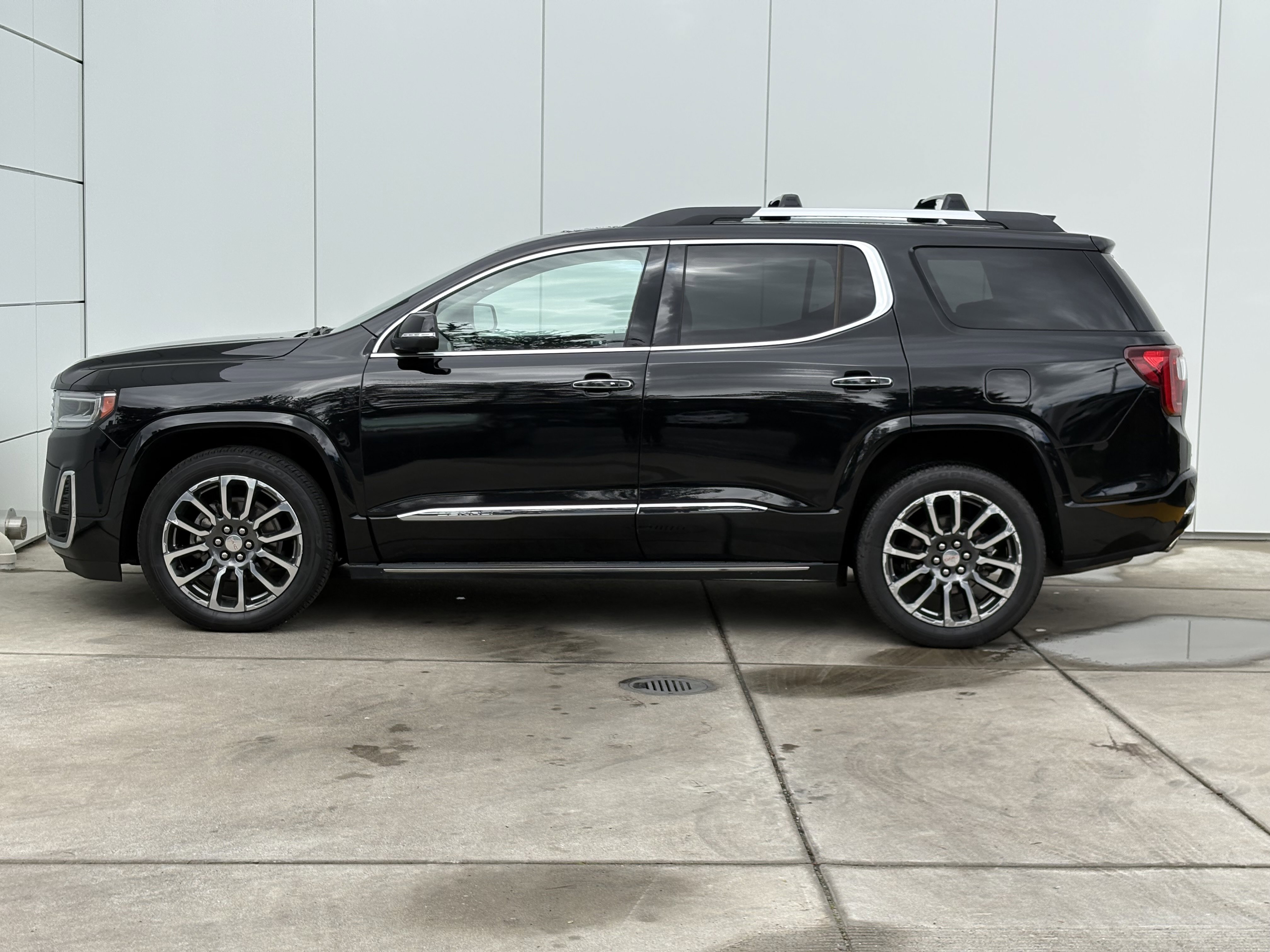 Used 2020 GMC Acadia Denali w/ Denali Ultimate Package image 4