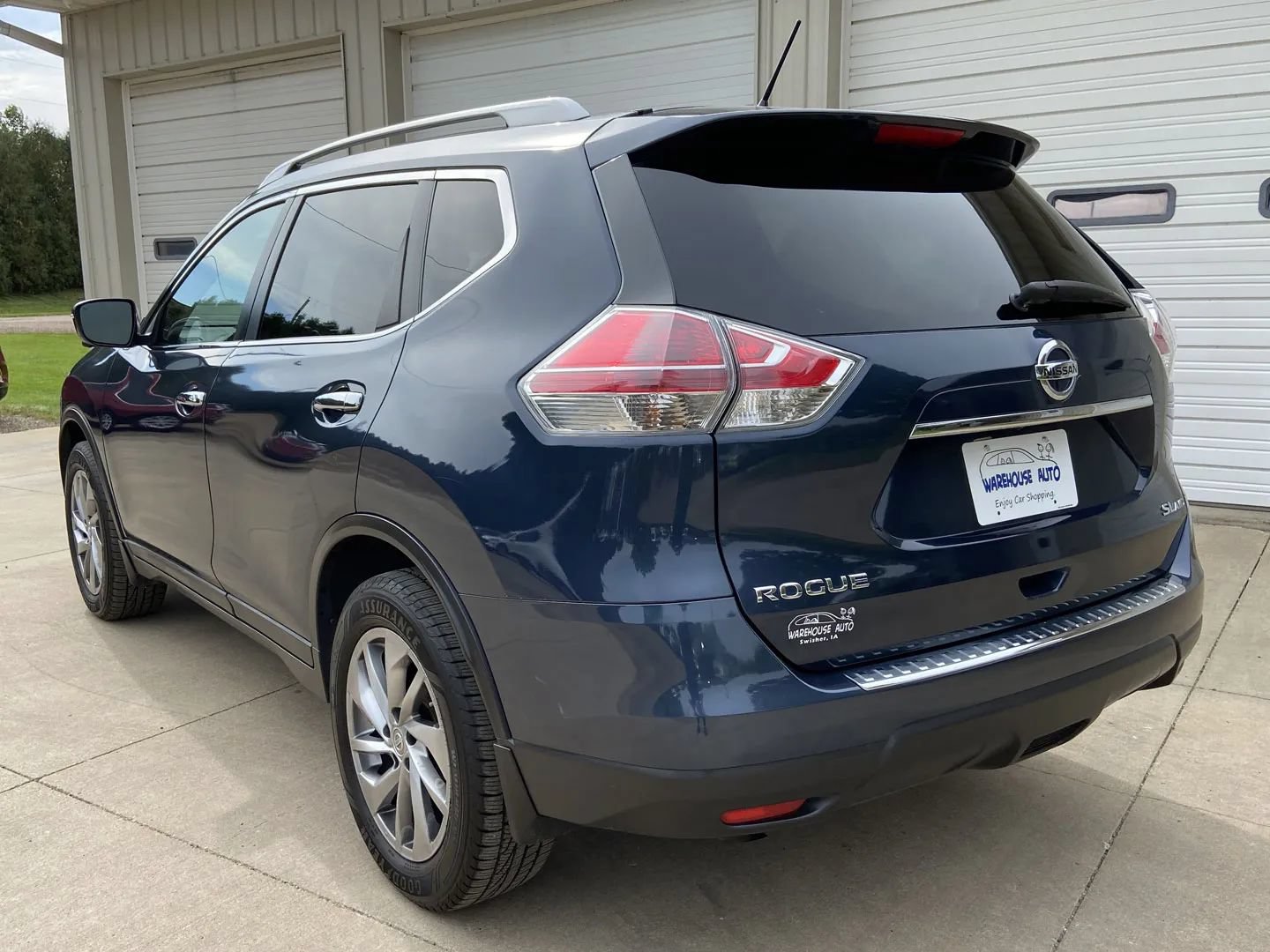 Used 2015 Nissan Rogue SL w/ SL Premium Package AWD/4WD image 5