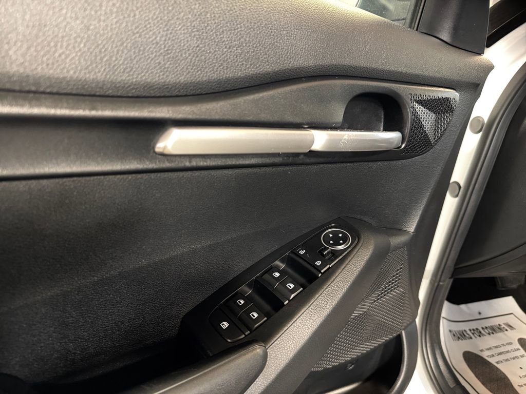 Certified 2025 Kia Seltos LX AWD/4WD image 14