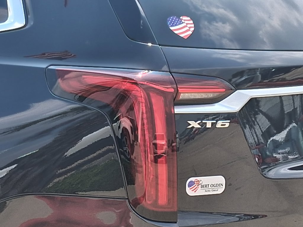 Used 2020 Cadillac XT6 Premium Luxury FWD image 8