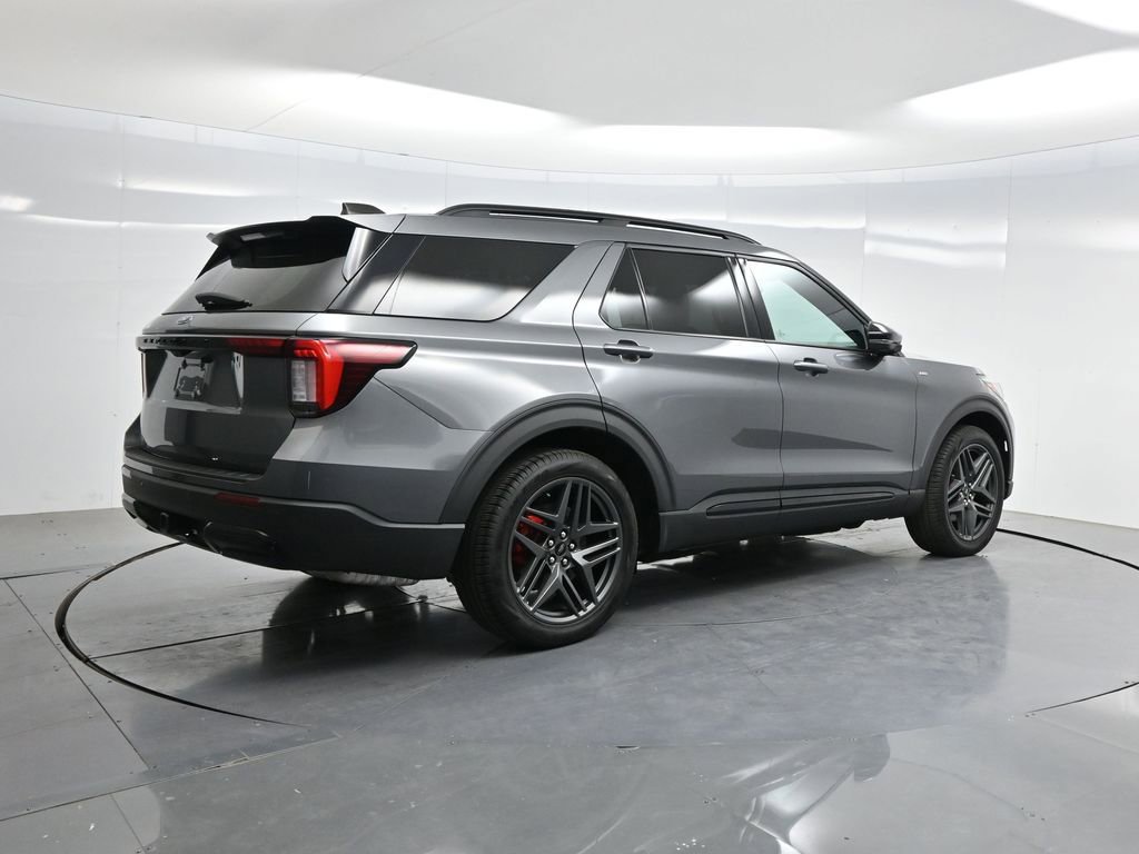 Used 2025 Ford Explorer ST-Line w/ Premium Package image 37