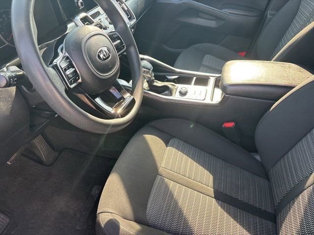 Used 2021 Kia Sorento LX image 11