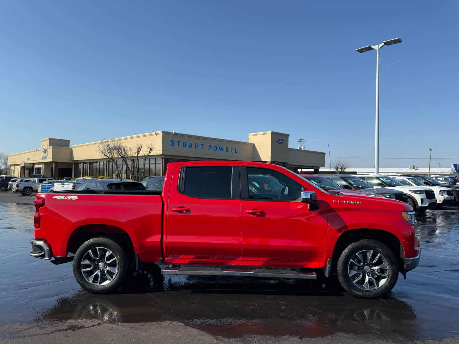 Used 2023 Chevrolet Silverado 1500 LT image 16