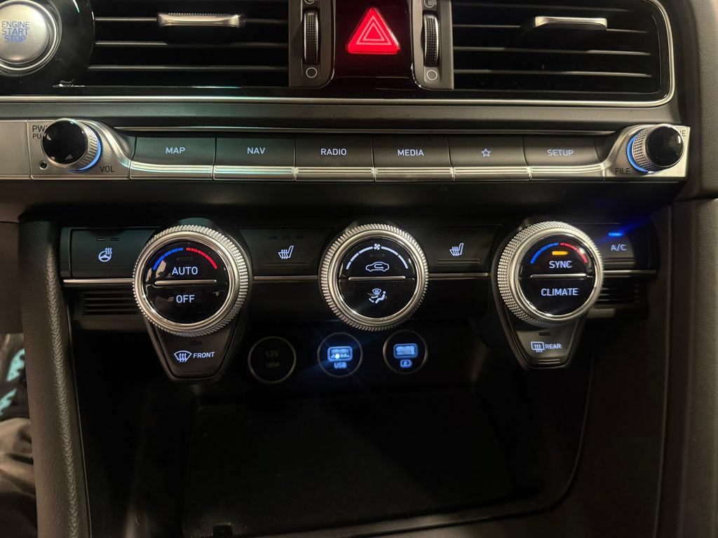 Used 2023 Genesis G70 3.3T AWD/4WD image 37