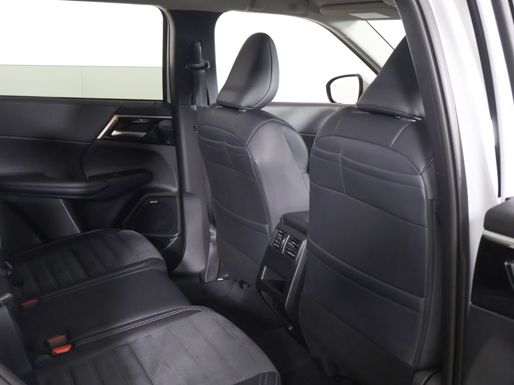 New 2026 Mitsubishi Outlander SE FWD image 30
