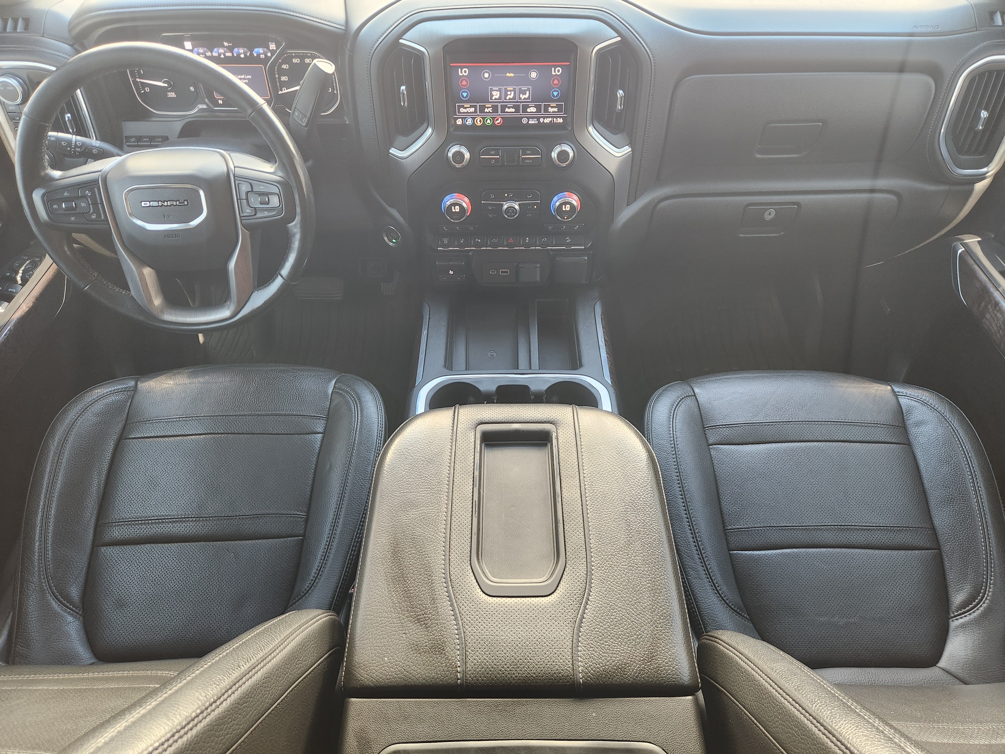 Used 2020 GMC Sierra 3500 Denali w/ Denali Ultimate Package AWD/4WD image 27