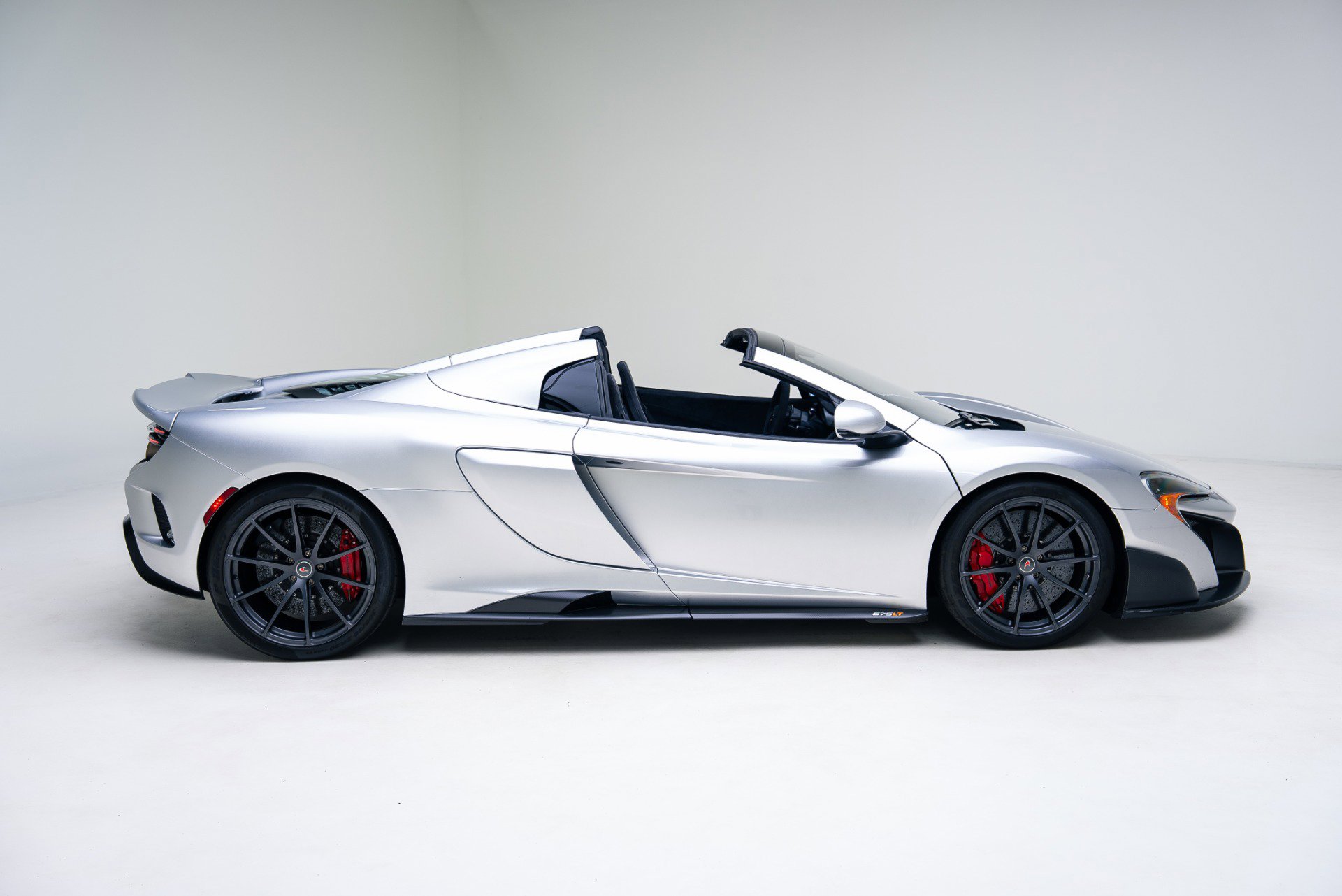 Used 2016 McLaren 675LT image 19