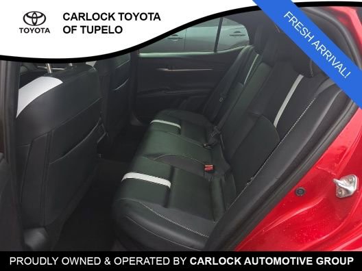 Used 2025 Toyota Camry SE FWD image 9