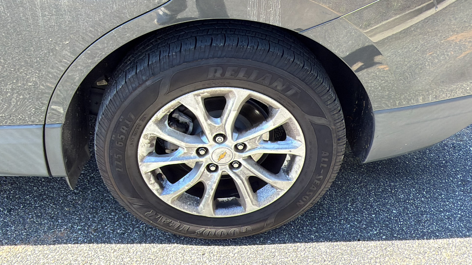 Used 2018 Chevrolet Equinox LT FWD image 12