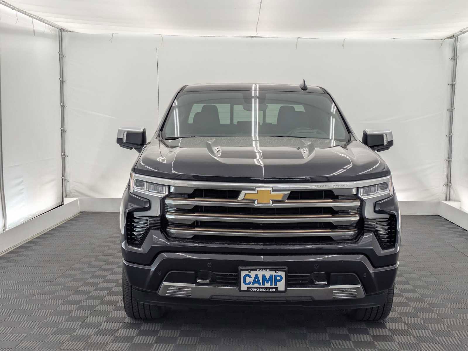 Used 2022 Chevrolet Silverado 1500 High Country w/ High Country Premium Package AWD/4WD image 9