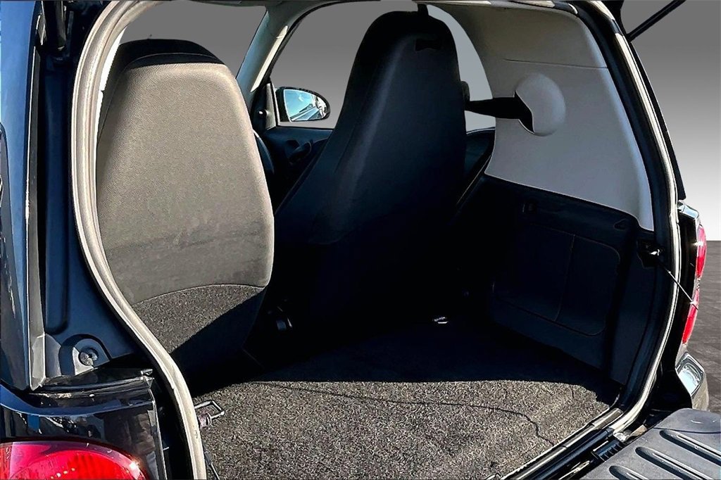 Used 2013 smart fortwo pure image 15