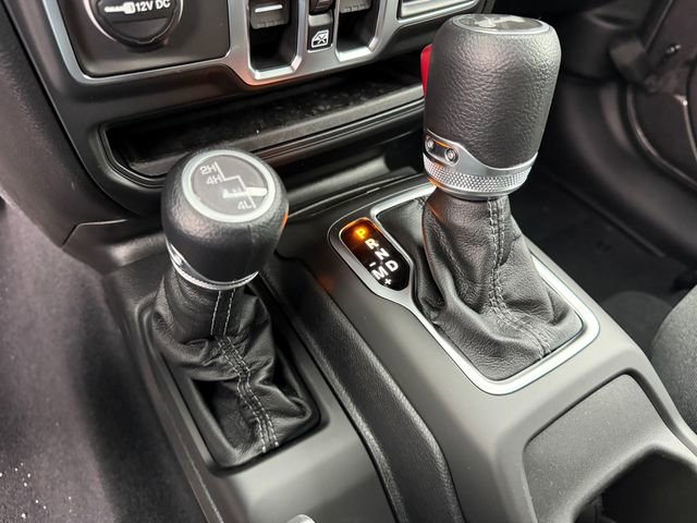 New 2026 Jeep Wrangler Unlimited Sahara AWD/4WD image 28