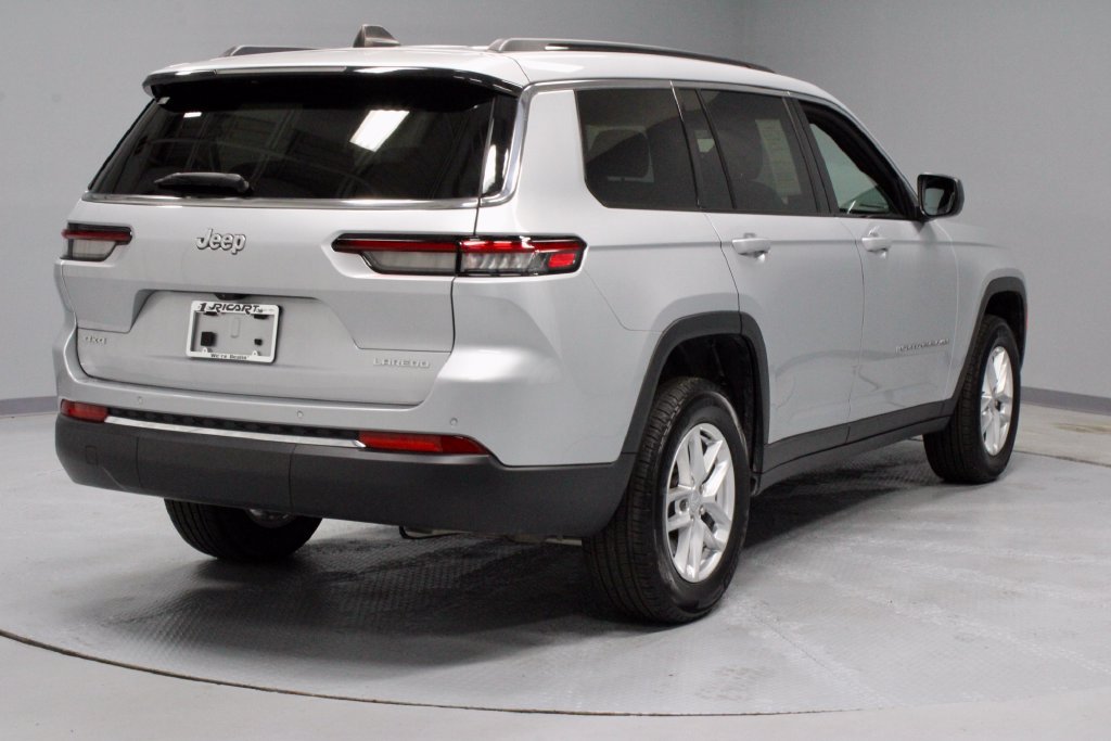 Used 2024 Jeep Grand Cherokee L Laredo AWD/4WD image 10