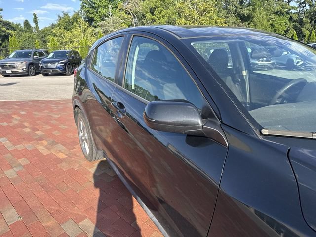 Used 2017 Honda HR-V LX image 18