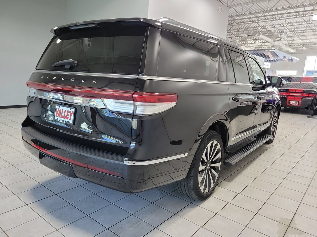 Used 2024 Lincoln Navigator L Reserve AWD/4WD image 12